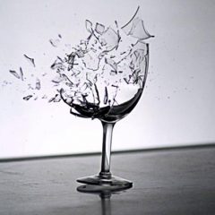 breaking of glass according to vastu